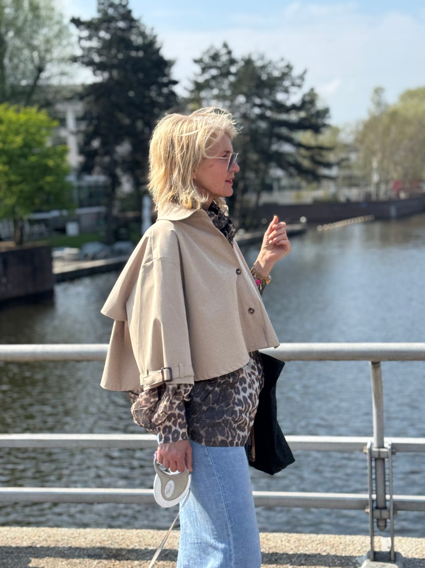 Cropped Trenchcoat