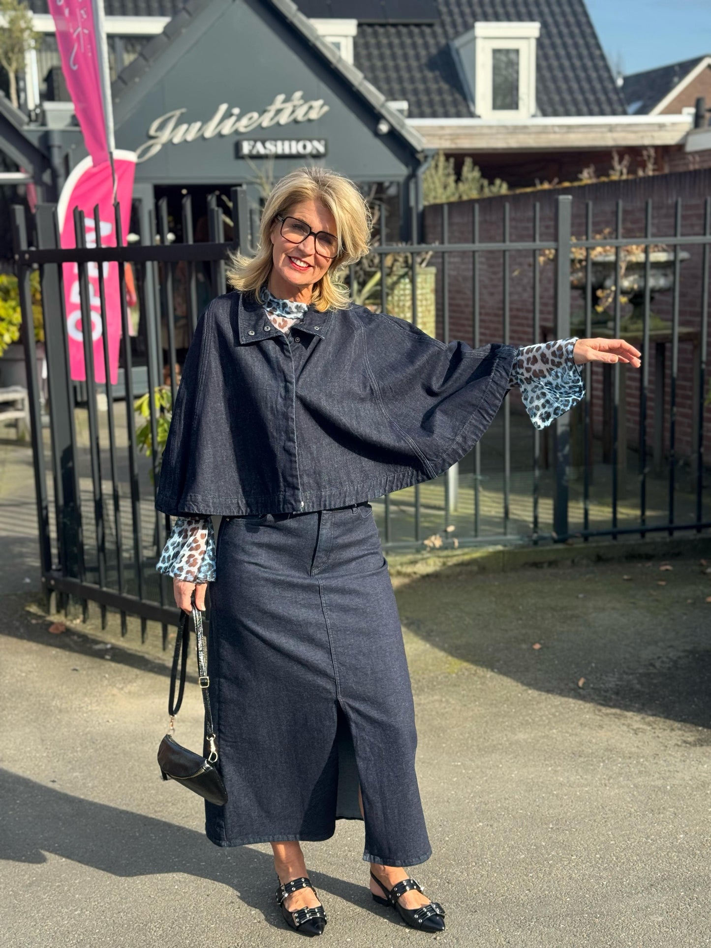 Poncho Hailey /Denim