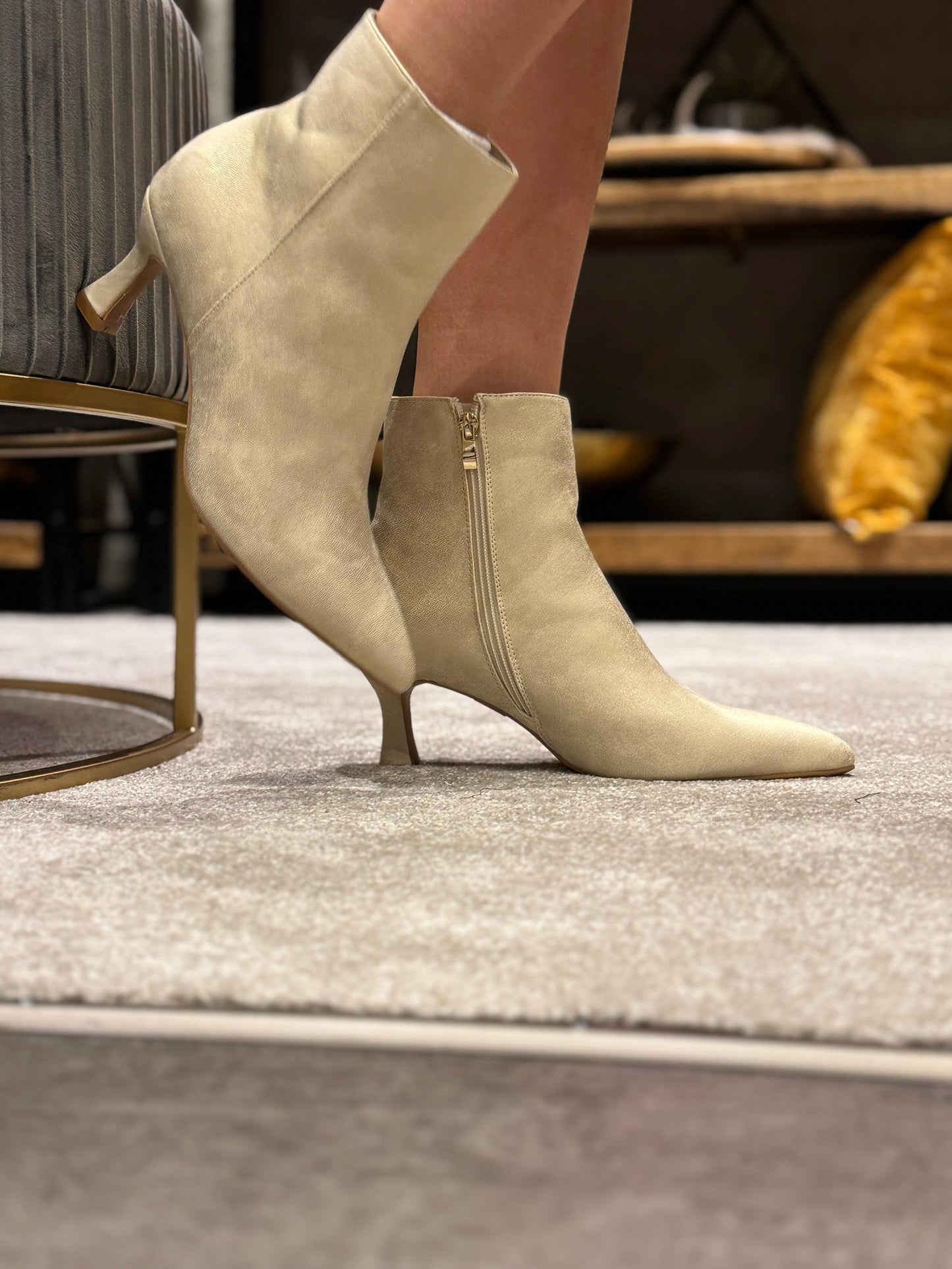 Queen Ann Laars / gold