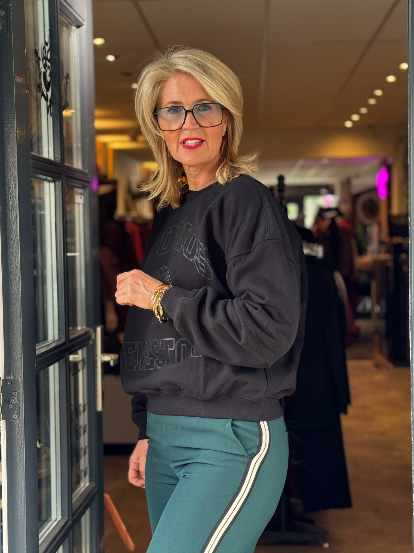 Sweater Studios / Zwart