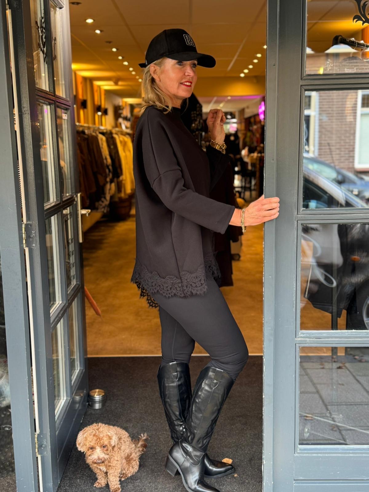 Sweater Lace / Zwart