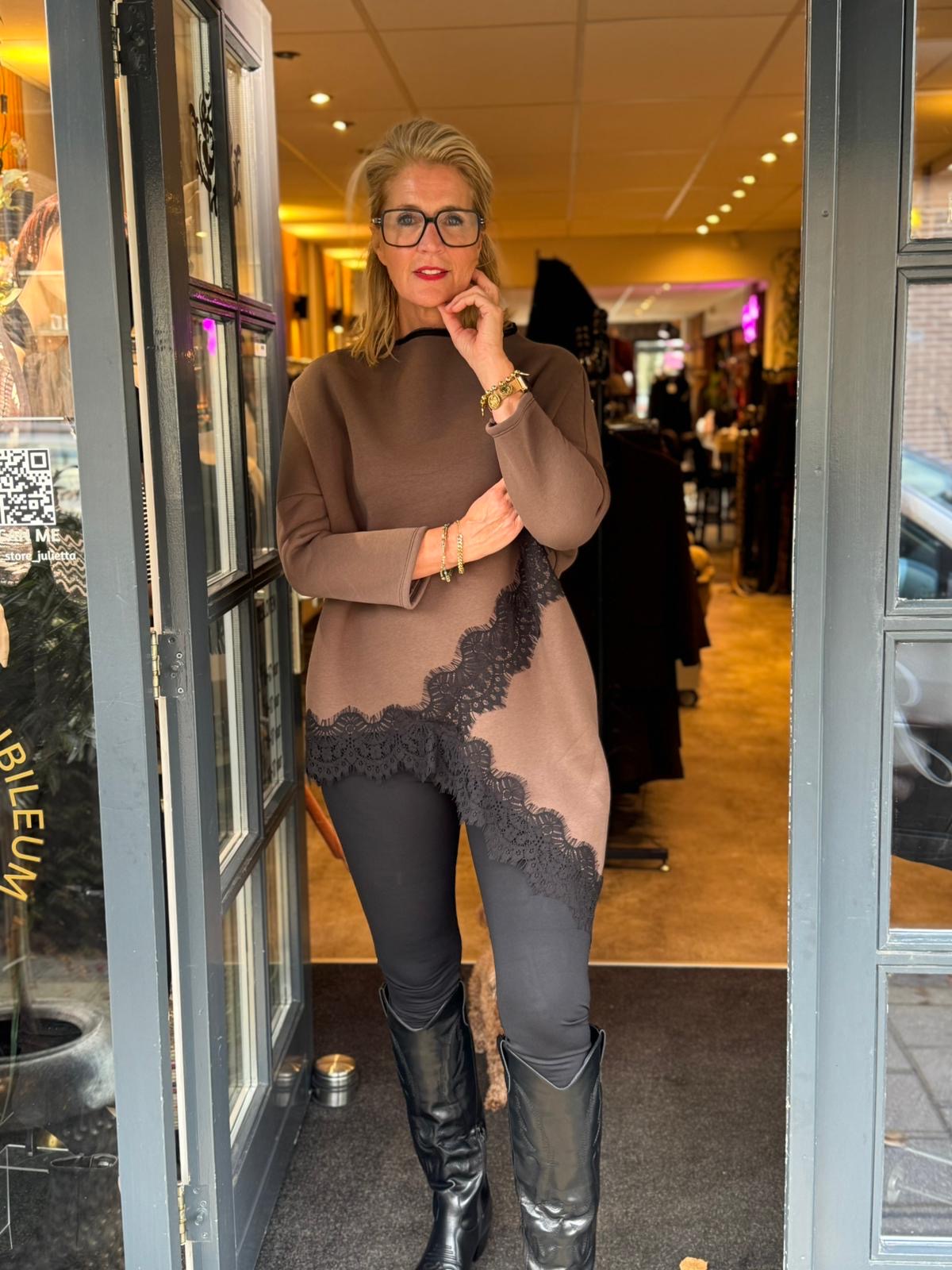 Sweater Lace / Bruin