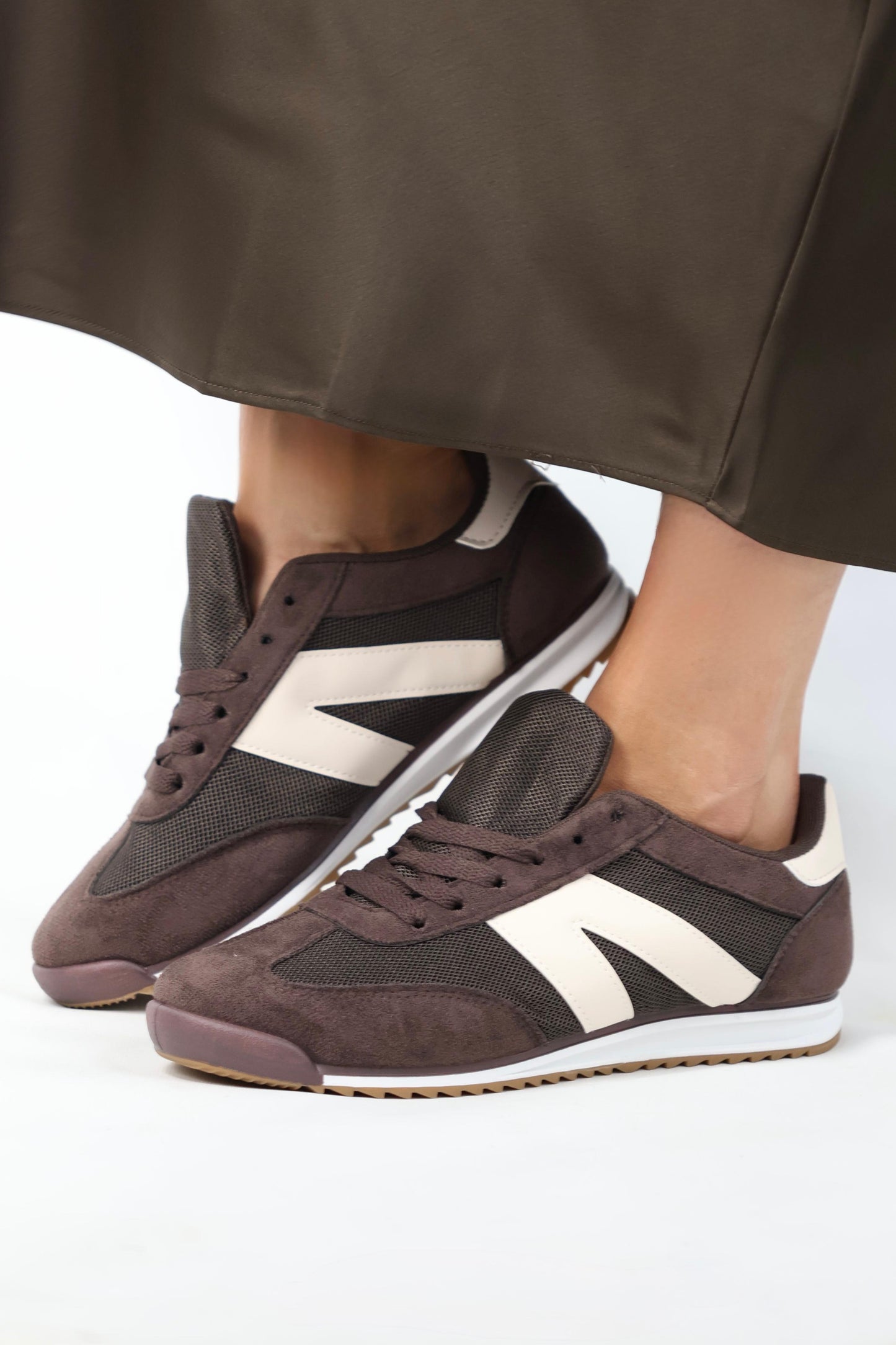 Sneaker Retro/ Bruin