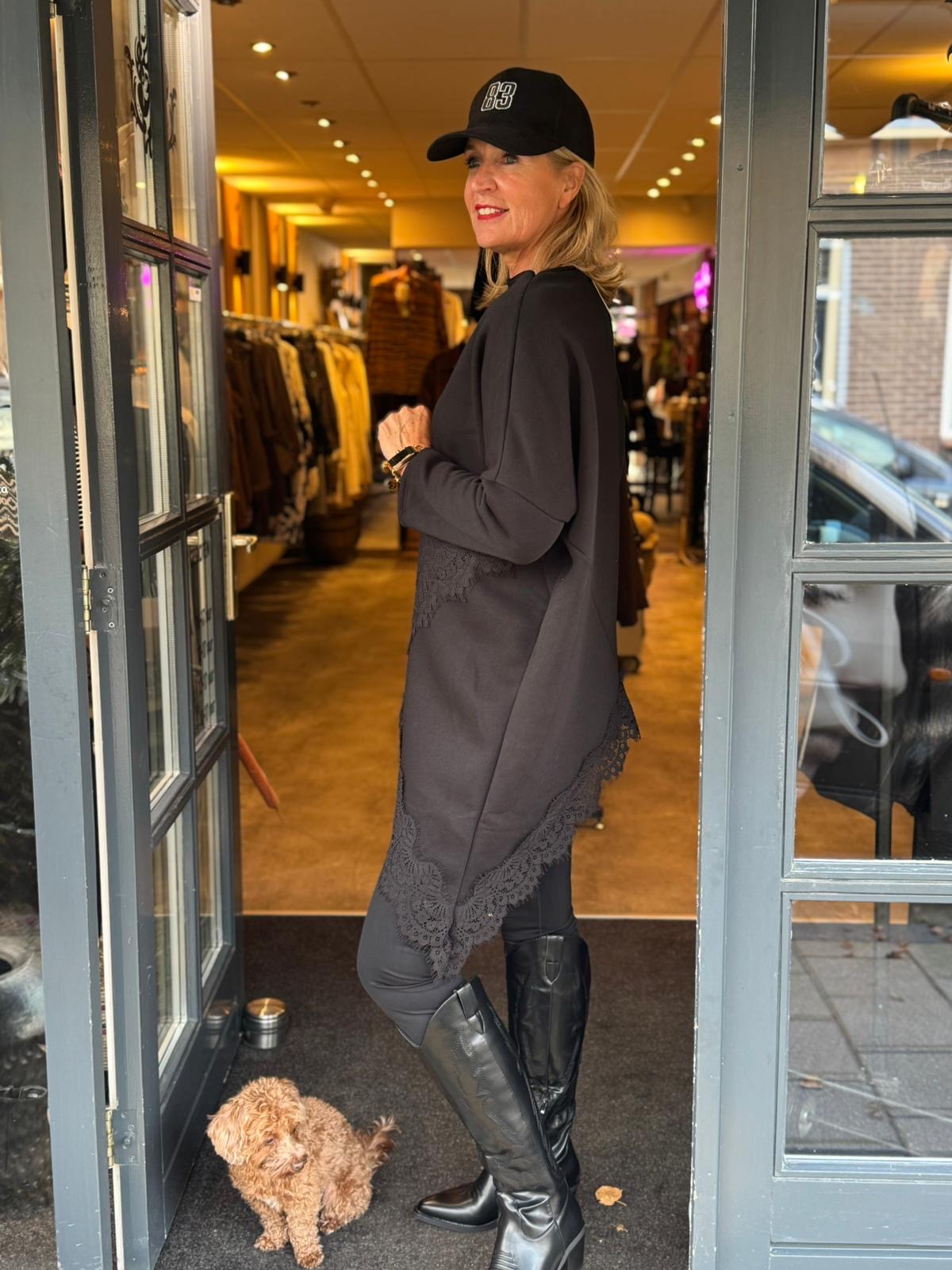 Sweater Lace / Zwart