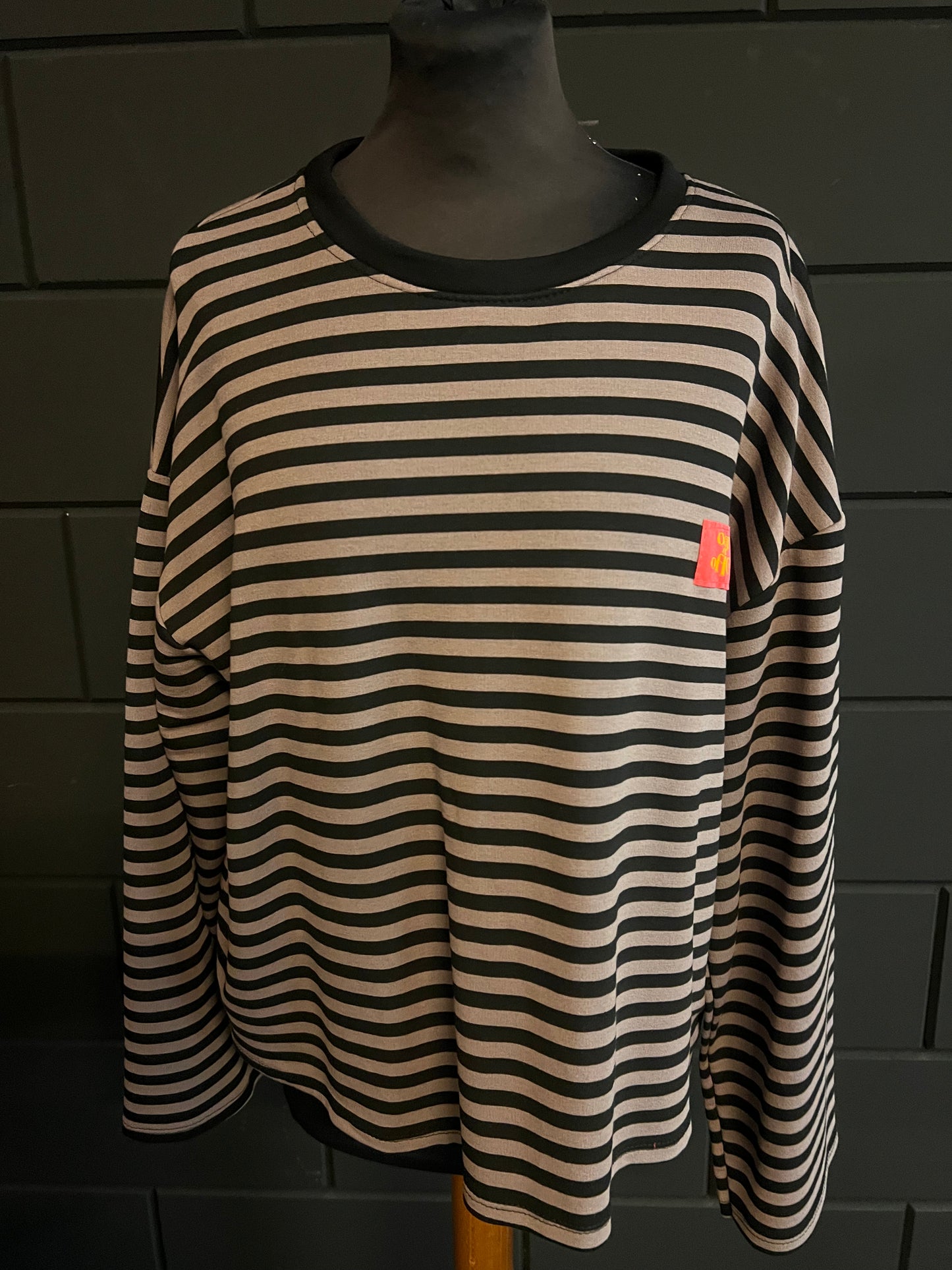 Sweater stripe/ zwart-khaki