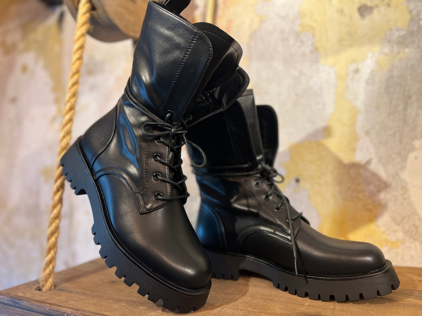 Dr Martens Boots | Black